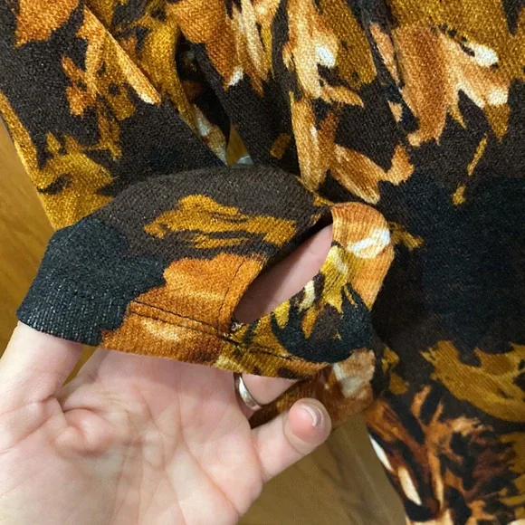 NWOT Sew In Love hacci floral hoodie size small - Picture 3 of 5